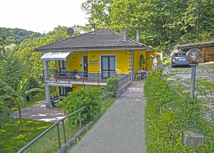 La Casa Nel Bosco 住宿加早餐酒店 Invorio Inferiore